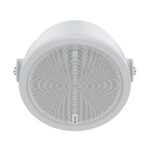 Ein weißer, runder Lautsprecher mit einem Gitter auf der Vorderseite und einem kleinen grünen Licht darüber.