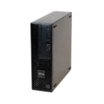 Ein schwarzer Desktop-Computer mit einem Gitterdesign auf der Vorderseite und mehreren Anschlussmöglichkeiten.