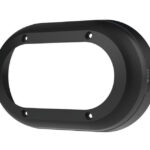 Ovaler schwarzer Metallrahmen mit vier Schraubenlöchern.