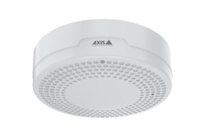 Ein weißer runder Deckenlautsprecher mit dem Logo "AXIS Communications".