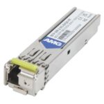 Ein SFP-Modul mit der Aufschrift "AMG" und technischen Spezifikationen für Glasfaserverbindungen.