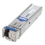 Ein SFP-Modul von AMG mit blauer Kennzeichnung und Produktinformationen auf einem Etikett.