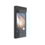 Ein digitaler Bildschirm mit einem Architekturmotiv und technischen Symbolen, umgeben von einem Glasrahmen.