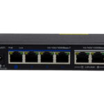 Switch-Netzwerkgerät mit sechs Ethernet-Ports und einer Stromanschlussbuchse.