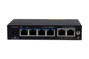 Switch-Netzwerkgerät mit sechs Ethernet-Ports und einer Stromanschlussbuchse.