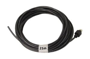 Ein schwarzes Kabel, aufgerollt mit einem Etikett "25m", und einem Stecker am Ende.