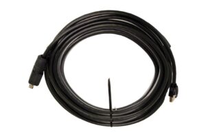 Ein aufgerolltes schwarzes HDMI-Kabel mit zwei HDMI-Steckern.