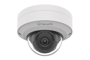 Überwachungskamera von Hanwha mit kreisförmigem Gehäuse.