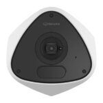 Trianguläre Überwachungskamera von Hanwha in Weiß und Schwarz.
