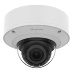 Überwachungskamera von Hanwha, die an der Decke montiert ist.