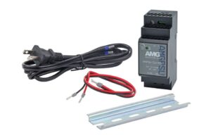 Ein Netzteil mit abgebildetem Netzstecker, roten und schwarzen Kabeln sowie einer Metallhalterung.