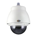 Überwachungskamera, weißes Gehäuse, Markenschriftzug "eneo".