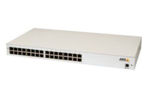 Ein Netzwerk-Switch von Axis mit 24 Ports in einem weißen Gehäuse.