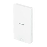 Ein weißer, rechteckiger Netgear WLAN-Access-Point in einem schlanken Gehäuse.