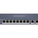 Ein grau-schwarzer Netzwerk-Switch von Hikvision mit zehn Ethernet-Anschlüssen und PoE-Funktionalität, gekennzeichnete Ports 1 bis 8 für PoE und Ports 9 und 10 als Uplink.