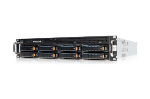 Ein Rack-Server mit acht nummerierten Festplatteneinschüben auf der Vorderseite, verteilt in zwei Reihen. Der Server hat an beiden Enden Griffe und ist für die Montage in einem Server-Rack konzipiert. Die Gehäusefront besitzt Lüftungsschlitze und einige Kontrollleuchten.