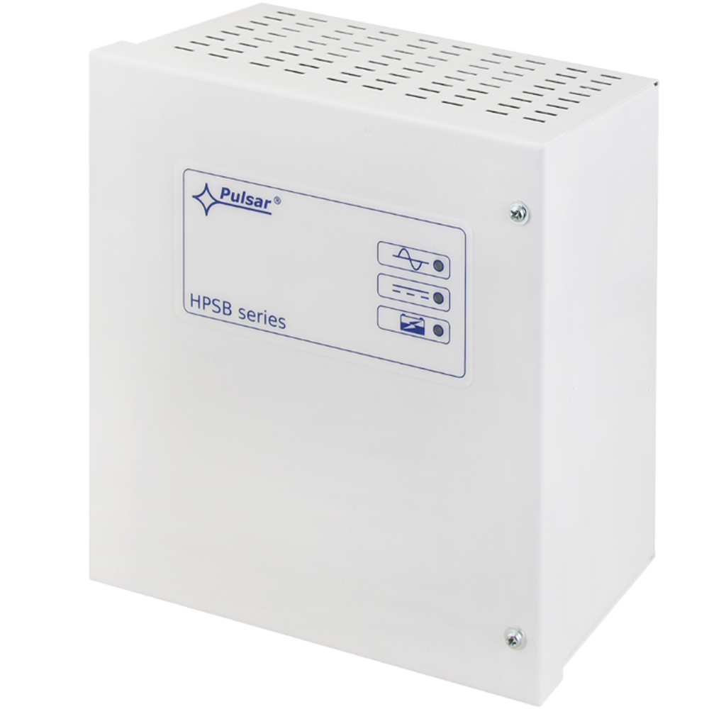Ein weißes elektrisches Gehäuse der Pulsar HPSB Serie mit Lüftungsschlitzen und einem Bedienfeld auf der Vorderseite.