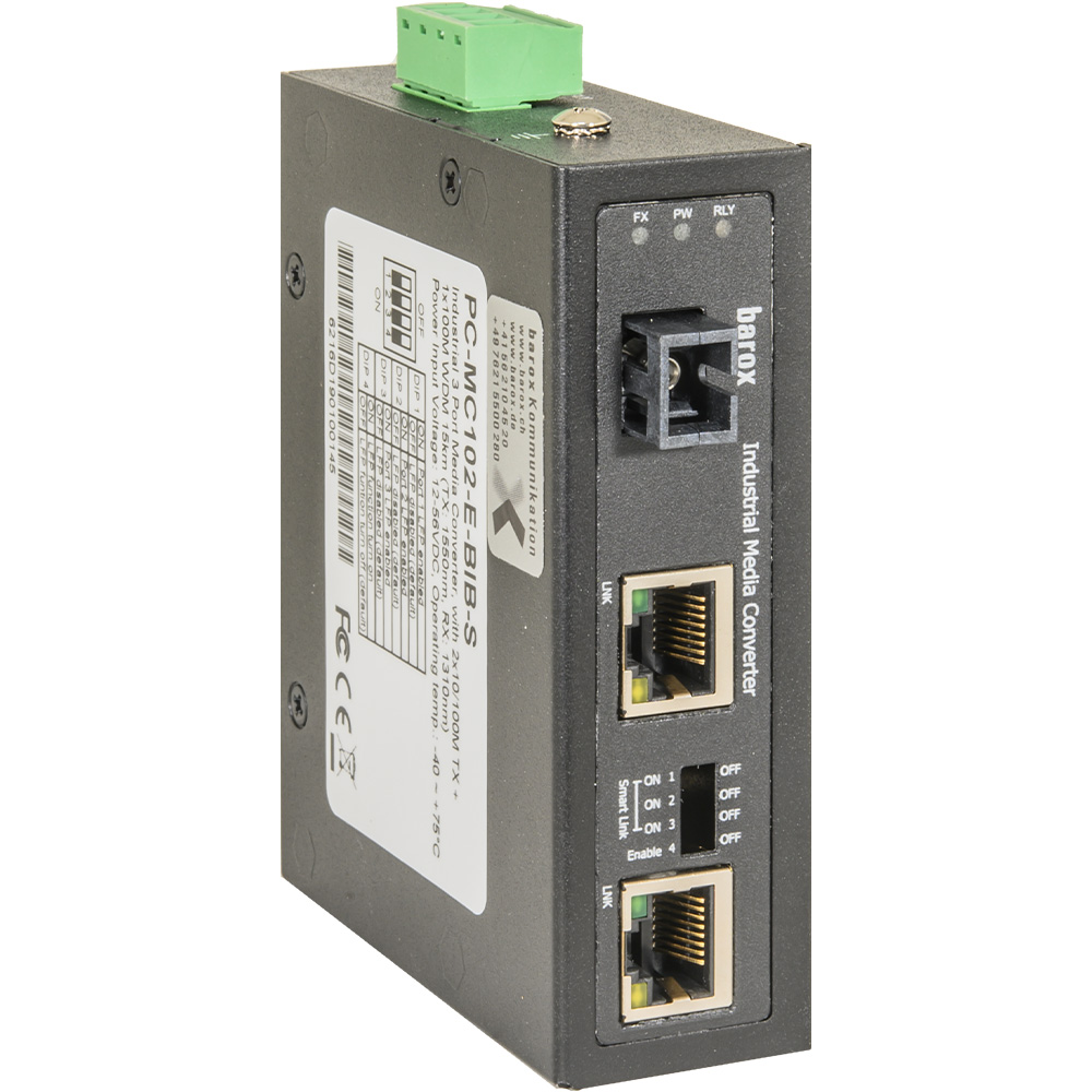 Ein industrieller Medienkonverter mit zwei Ethernet-Anschlüssen und einer Glasfaserbuchse, bezeichnet als PC-MC102-E-BIB-S, mit einer grünen Stromklemme an der Oberseite.