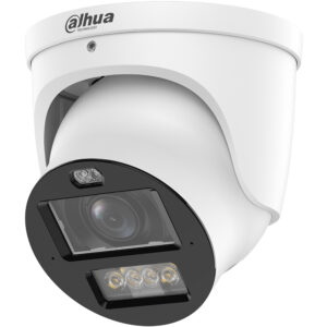 Eine weiße Überwachungskamera von Dahua Technology mit einem runden Gehäuse und mehreren Linsen und Sensoren im Vordergrund.