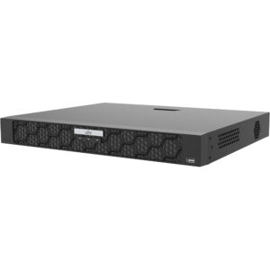 Ein schwarzer Network Video Recorder (NVR) mit sechseckigem Muster an der Frontseite, einem Logo in der Mitte und Lüftungsschlitzen an der Seite.