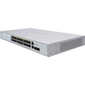 Silberner Netzwerk-Switch mit 24 Ethernet-Ports und zwei SFP-Ports auf der Vorderseite sowie Lüftungsöffnungen an der Seite.