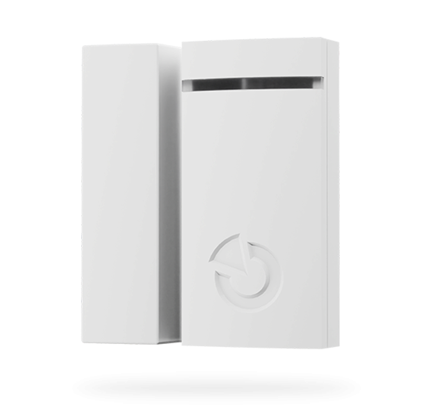 Ein Tür- und Fensterkontakt aus weißem Kunststoff mit einem schmalen, horizontalen Schlitz und einem eingeprägten Logo.