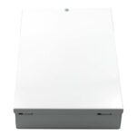 Weiße Metallbox mit abschließbarem Deckel und glatter Oberfläche.