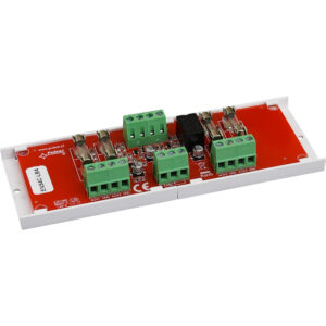 Eine rot-weiße elektronische Leiterplatte mit mehreren grünen Klemmen und Sicherungen, beschriftet mit EN54-4 LB4.