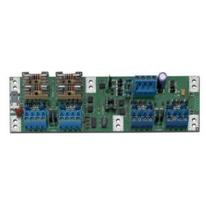 Elektronische Steuerplatine mit mehreren blauen Anschlussklemmen, Widerständen und einem großen Kondensator auf einer grünen Leiterplatte.