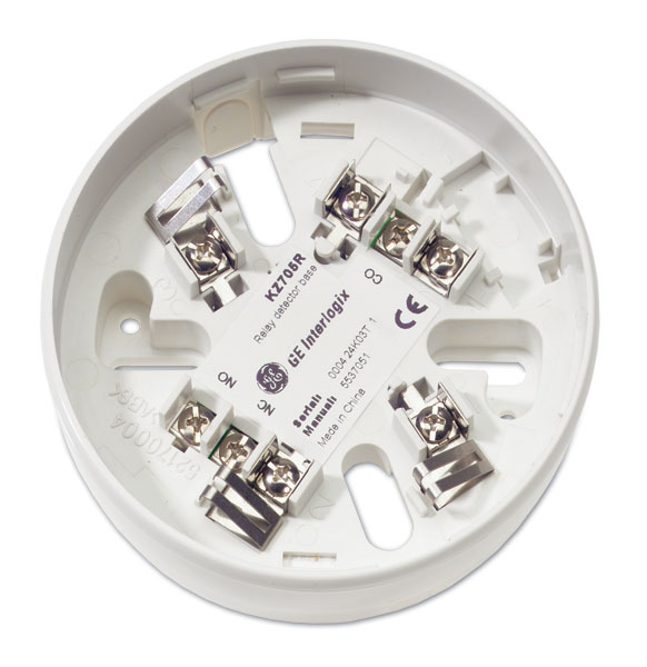 Ein weißer, runder Klemmenblock mit metallischen Anschlussklemmen, gekennzeichnet mit der Modellnummer KZ718R von GE Interlogix.