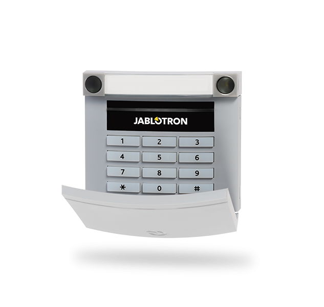 Ein Jablotron-Alarmanlagen-Bedienfeld mit einer numerischen Tastatur und einer aufklappbaren Abdeckung.