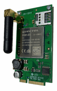 Grüne Schaltkreisplatine mit einem schwarzen Antennenanschluss, Quectel EG91-EX Modul und verschiedenen elektronischen Komponenten.