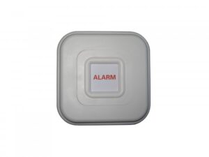 Quadratischer grauer Alarmknopf mit der Aufschrift 'ALARM' in Rot in der Mitte.