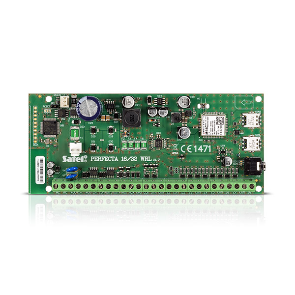 Grüne elektronische Leiterplatte mit verschiedenen Komponenten wie Kondensatoren, Widerständen und Anschlüssen, gekennzeichnet als PERFECTA 16/32 WRL von Satel.