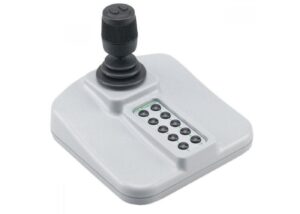 Grauer Joystick mit mehreren Tasten und einem schwarzen Steuerknüppel, geeignet für Computerspiele oder Simulationsanwendungen.