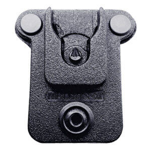 Schwarzer Klickverschluss mit zwei runden Knöpfen oben und einem runden Druckverschluss unten, geeignet zur Anbringung an einer Oberfläche.