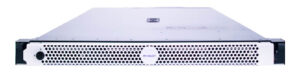 Ein flacher, rechteckiger Server-Rack mit einem perforierten Frontgitter und einem zentralen Logo darauf.