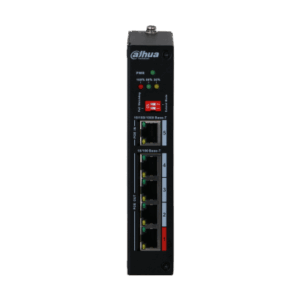 Ein schwarzer Netzwerk-Switch mit vier Ethernet-Ports und farbigen LED-Anzeigen auf der Vorderseite.
