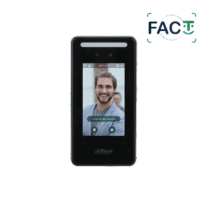 Ein biometrisches Identifikationsgerät mit einem Display, das das Bild eines lächelnden Mannes zeigt.