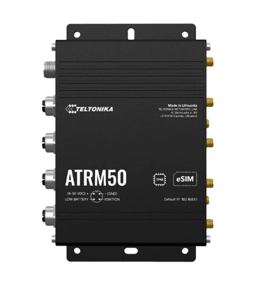 Schwarzes Teltonika ATRM50-Gerät mit verschiedenen Anschlüssen und Beschriftungen, darunter "Made in Lithuania" und "eSIM".