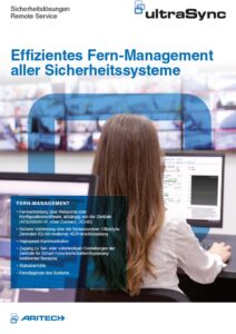 Ein Plakat von ultraSync mit dem Titel 'Effizientes Fern-Management aller Sicherheitssysteme'. Eine Person betrachtet mehrere Monitore, die wahrscheinlich mit Sicherheitsüberwachungssoftware verbunden sind. Textabschnitte beschreiben die Funktionen des Fern-Managements, wie sichere Verbindungen, Highspeed-Kommunikation und Statusberichte. Oben rechts befinden sich die Logos von ultraSync und ARITECH.