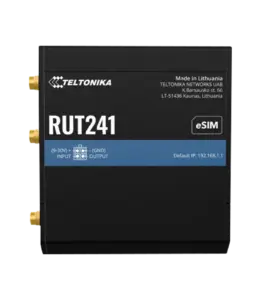 Das Bild zeigt einen Teltonika RUT241 Router in Schwarz, hergestellt in Litauen. Auf dem Gerät sind technische Details wie der Eingangsspannungsbereich (9-30V), der Standard-IP (192.168.1.1) und Zeichen für Eingabe und Ausgabe deutlich erkennbar, sowie das Wort eSIM.
