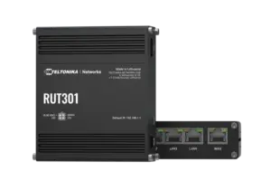 Ein schwarzer RUT301 Router von Teltonika Networks mit mehreren Ethernet-Ports, hergestellt in Litauen.