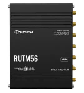 Schwarzes Telekommunikationsgerät mit der Aufschrift "RUTM56" und mehreren goldenen Anschlüssen auf der rechten Seite; hergestellt von Teltonika in Litauen.