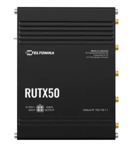 Schwarzes Gerät von Teltonika mit der Modellbezeichnung RUTX50 und seitlichen Anschlüssen.