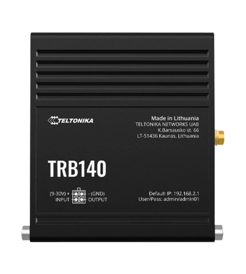 Schwarzes Teltonika TRB140 Gateway mit Beschriftungen zur Modellnummer und Herstelleradresse.
