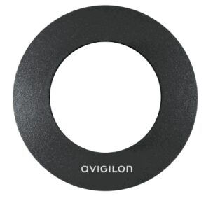 Ein schwarzer Ring mit einem zentralen Loch, auf dem das Wort 'Avigilon' am unteren Rand steht.