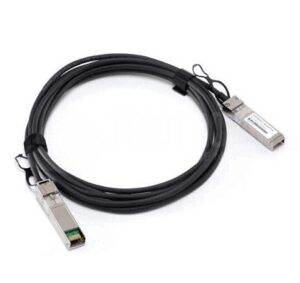 Ein schwarzes DAC-Kabel mit zwei SFP+ Anschlüssen an beiden Enden, verwendet zum Verbinden von Netzwerkgeräten.