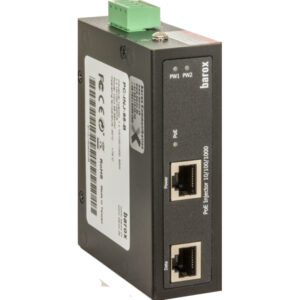 Ein schwarzer PoE-Injektor von Barox mit zwei Ethernet-Ports, einem grünen Anschluss oben und LED-Anzeigen für Strom und Datenübertragung.