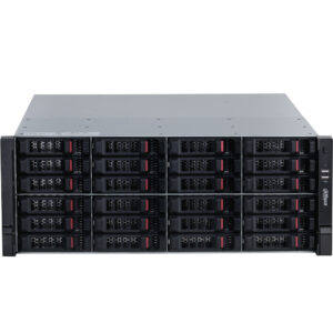 Frontansicht eines Servergehäuses mit mehreren Festplatteneinschüben und Lüftungsgittern, ausgestattet mit einem Einschaltknopf und USB-Anschlüssen auf der rechten Seite.
